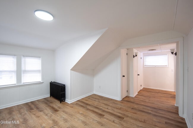 Building Photo - 364 Altamont Ave