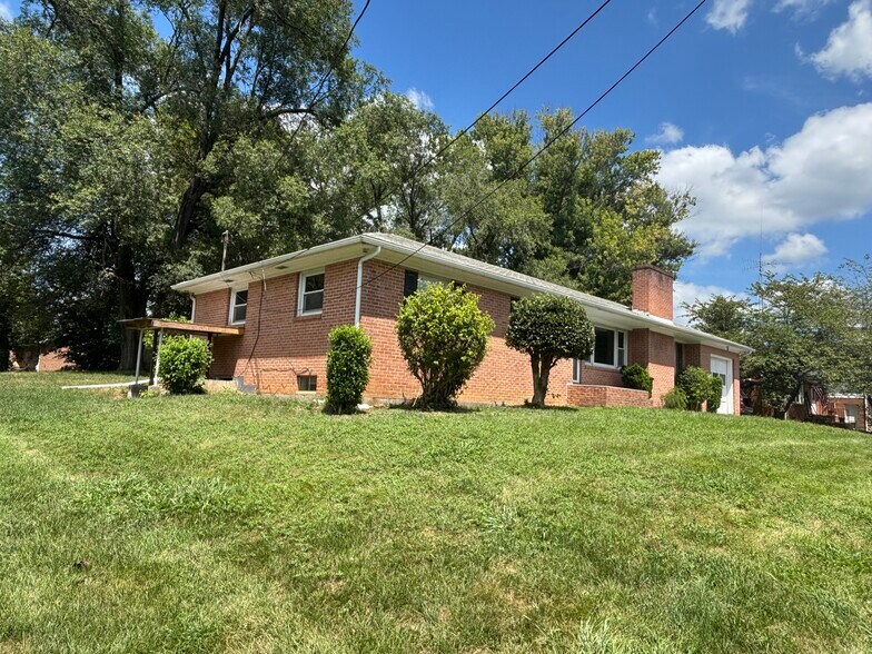 Building Photo - 142 Tammy Ln