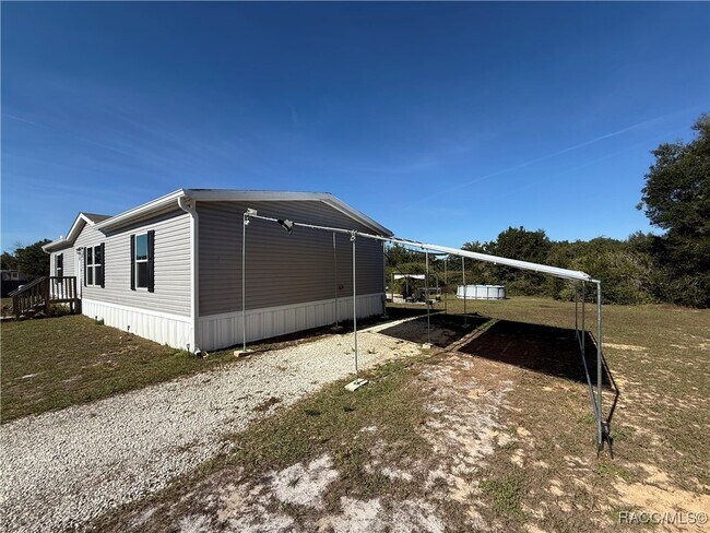 Building Photo - 5469 W Grovepark Rd