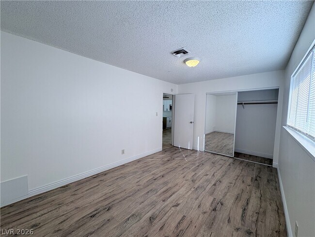 Building Photo - 1575 Cherokee Ln