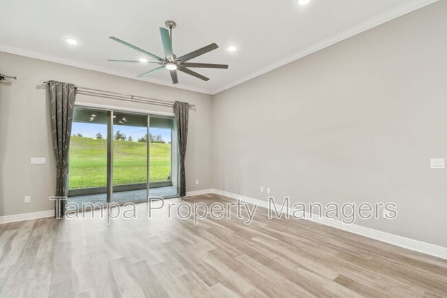 Building Photo - 10324 Crestview Heights Ave