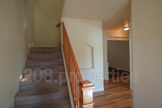 Building Photo - 871 N Grey Pebble Way