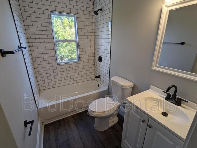 Building Photo - 2735 Sutton Ave