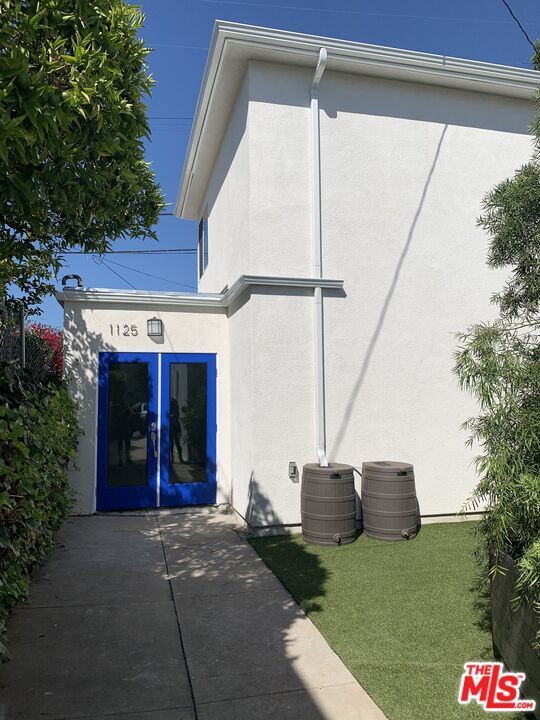 Building Photo - 1125 S Clark Dr