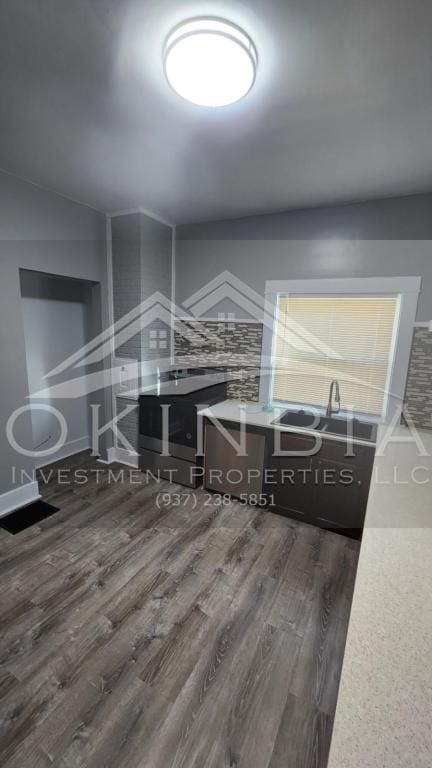 Building Photo - 1351 Amherst Pl