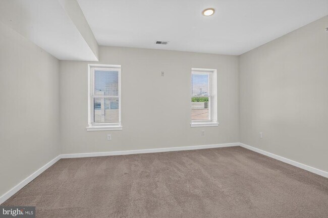 Building Photo - 541 N Orianna St