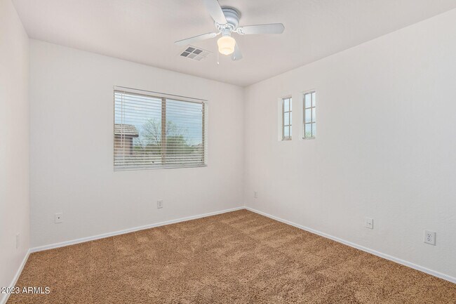 Building Photo - 2521 W Desert Spring Way