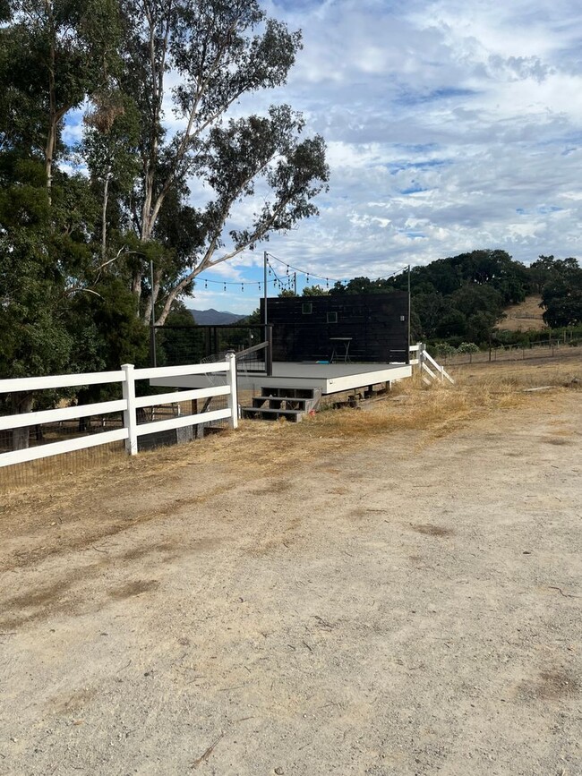 Building Photo - Beautiful 4 Bedroom, 3 Bathroom Atascadero Home On 2 Acre Lot with Solar Power