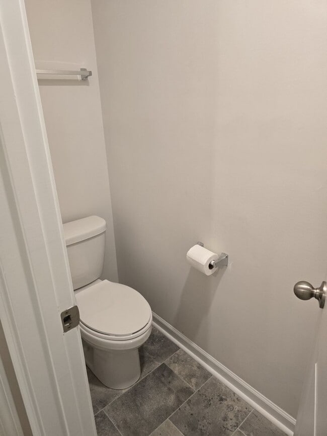 Building Photo - Corner Lot Rental Home with 4BR/2.5BA, Ful...