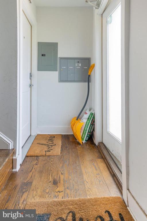 Building Photo - 1659 Holbrook St NE