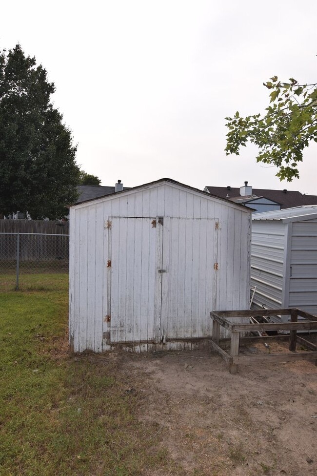 Building Photo - 2307 Onyx Cir