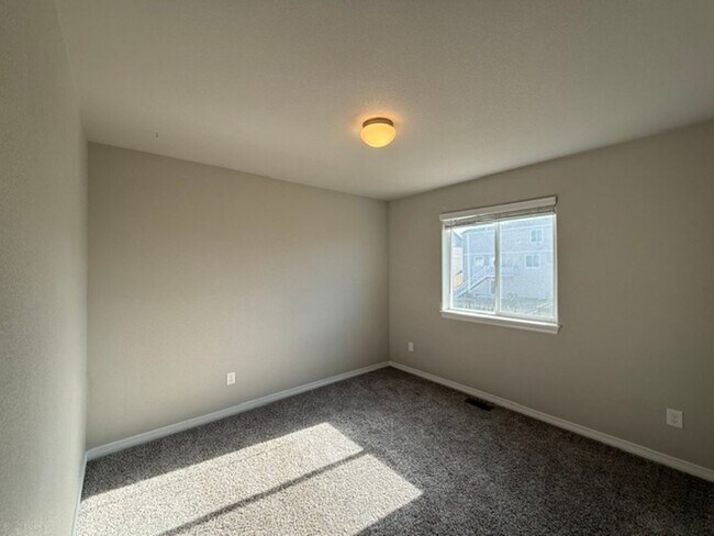 Building Photo - 6165 Shavers Dr