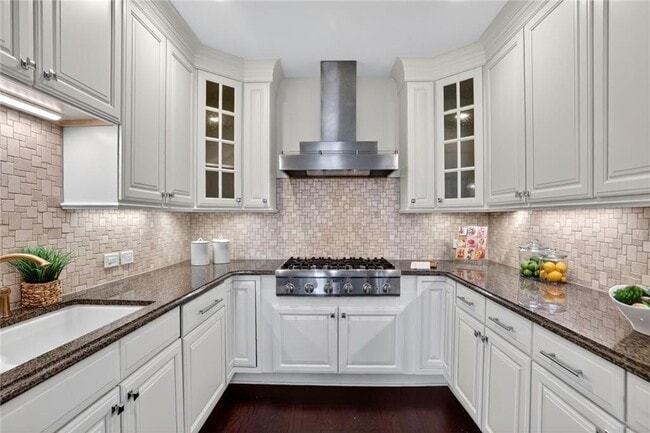 Building Photo - 2233 Peachtree Rd NE