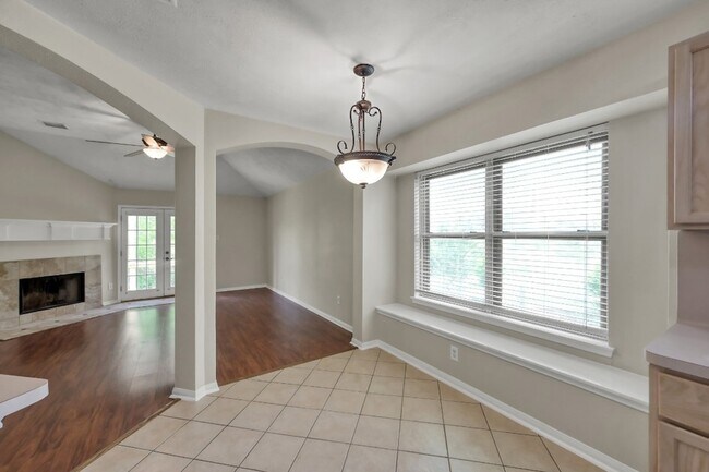 Building Photo - 319 Cape Conroe Dr