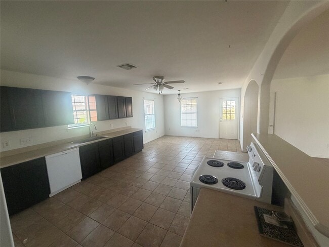 Building Photo - 7433 Faith Dr