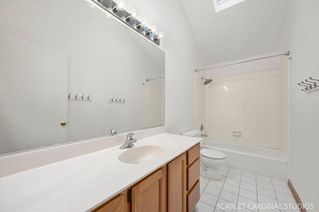 Building Photo - 1N106 Papworth St