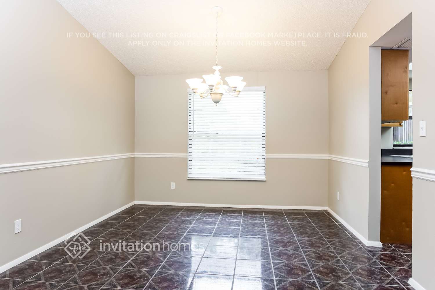 Building Photo - 1040 Grandview Cir