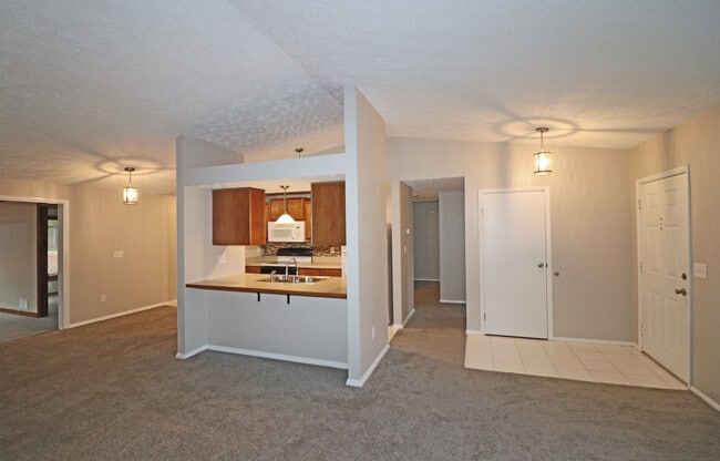 Building Photo - 10360 Plantation Bridge Dr