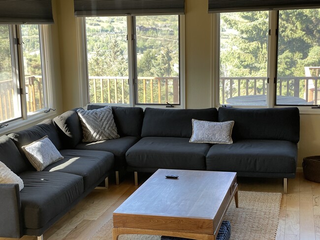 Building Photo - 230 Nottingham Rd