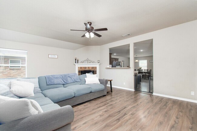 Building Photo - 6505 Castle Gap Dr