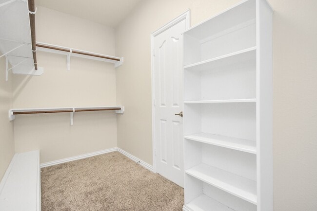 Building Photo - 2703 Lakecrest River Dr