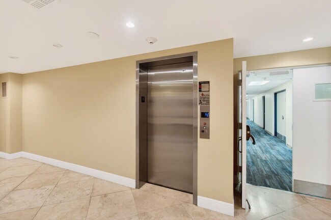 Building Photo - 50 SW 3rd Ave