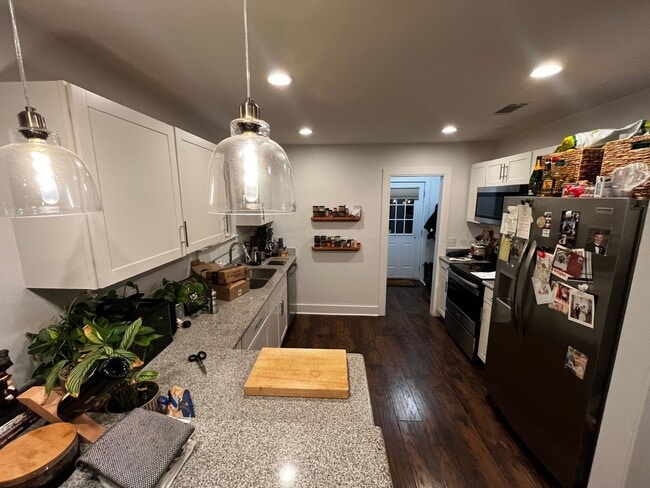 Building Photo - Charming Home In the Garden District- Idea...