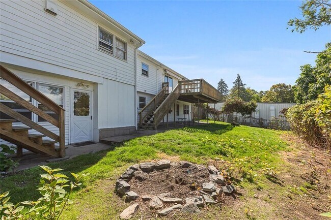 Building Photo - 3421 Pawtucket Ave