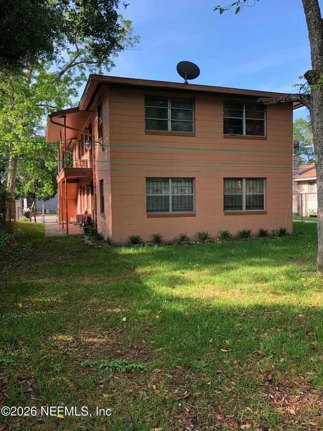 Building Photo - 1845 W 19th St