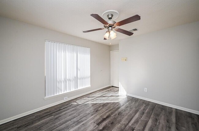 Building Photo - 7702 Quail Meadow Dr