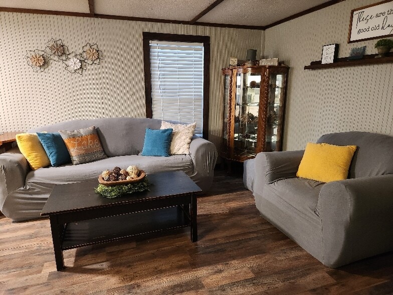 Building Photo - 3939 Colbert Rd