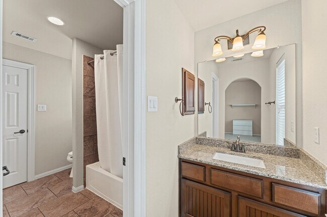 Building Photo - 10 Cayuga Pond Ct