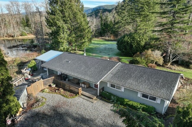 Building Photo - 3bd/2ba North Bend House