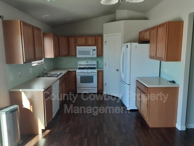 Building Photo - 1912 River Creek Ct