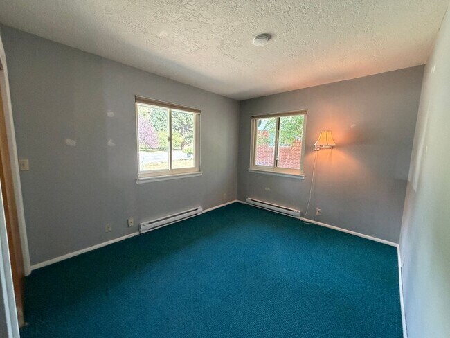 Building Photo - 2708 Delwood Ave
