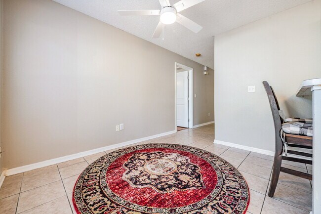 Building Photo - 6724 Summer Haven Dr