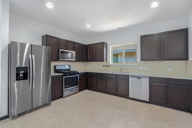 Building Photo - 217 Trailside Ln