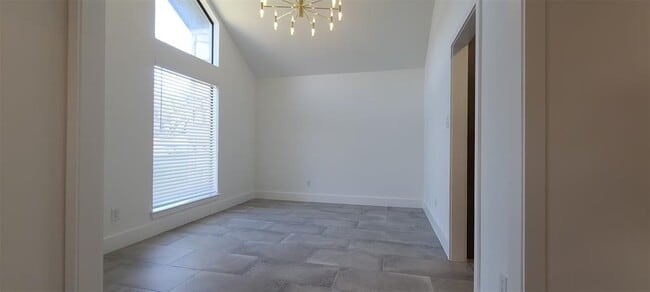 Building Photo - 1723 Lakeway Blvd