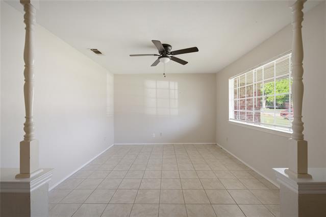 Building Photo - 403 Daisy Dr