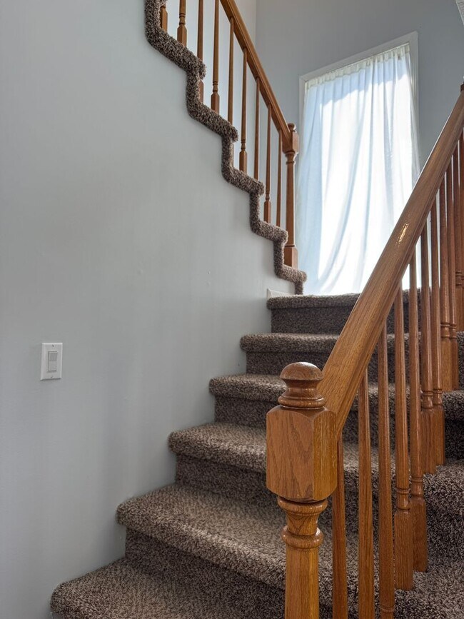 Building Photo - Spacious Papillion home with modern comfort, great curb appeal, and a finished basement built for...
