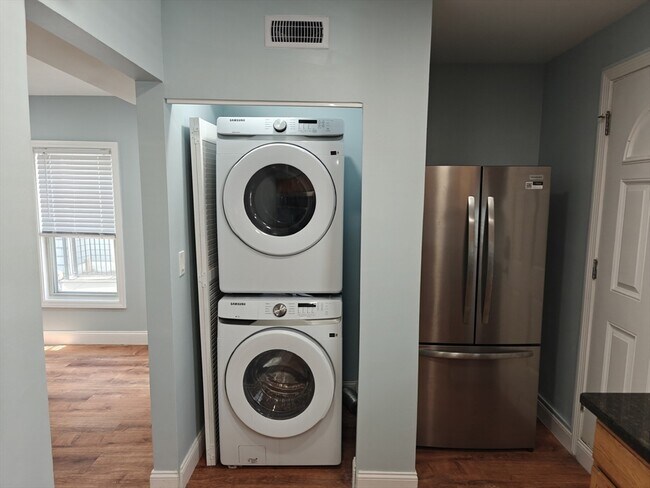 Building Photo - 102 Mt Pleasant Ave