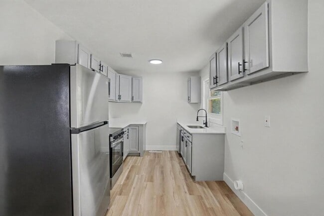 Building Photo - 83 Brookhaven Dr