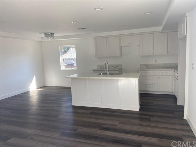 Building Photo - 7646 Bright Ave