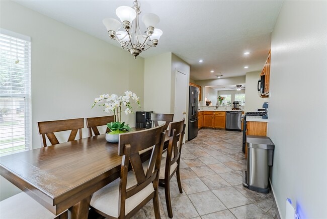Building Photo - 7602 Little Thicket Ct