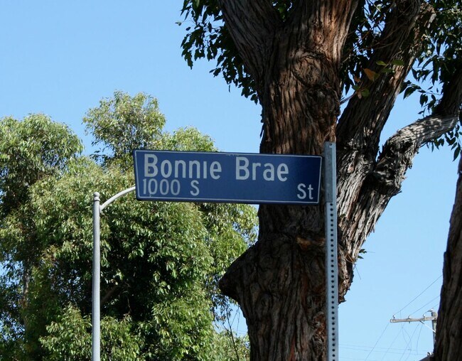 Great location - 1033 S Bonnie Brae St