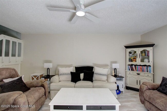 Building Photo - 1717 Patty Cir NE