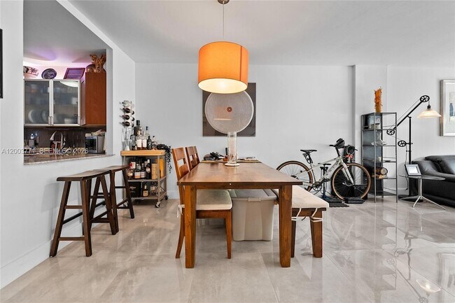 Building Photo - 100 Edgewater Dr