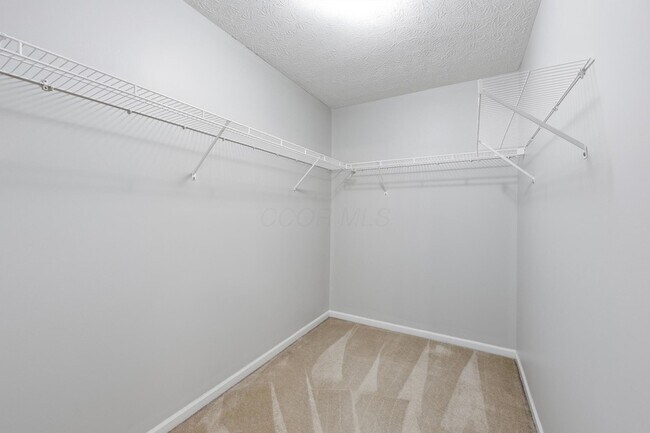 Building Photo - 6498 Ringsend Ct