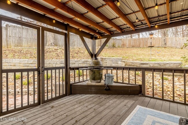 Building Photo - 319 Hermitage Dr