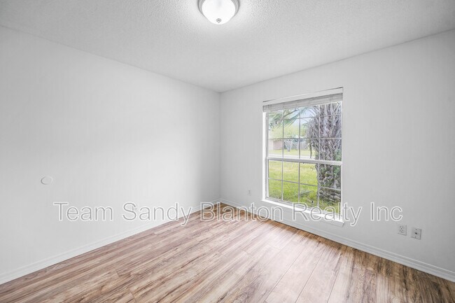 Building Photo - 3313 Country Meadow Ln